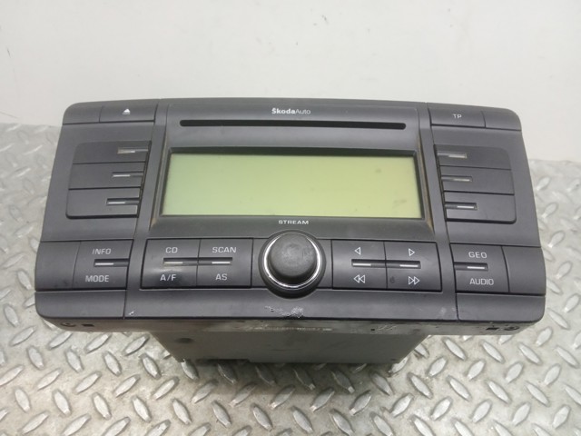 Sistema audio / radio cd para skoda octavia ii combi 2.0 tdi 16v bkd 1Z0035161A