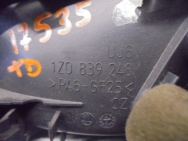 1Z0839248 VAG Manija interior derecha de puerta trasera  disponible Vigo