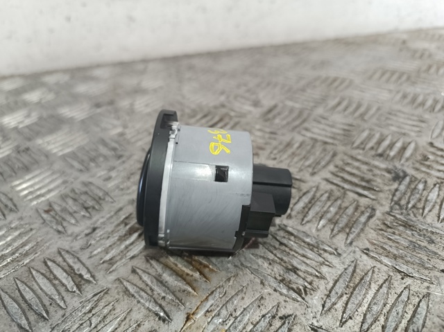 1Z0941431K Interruptor de luces en el tablero  disponible Málaga