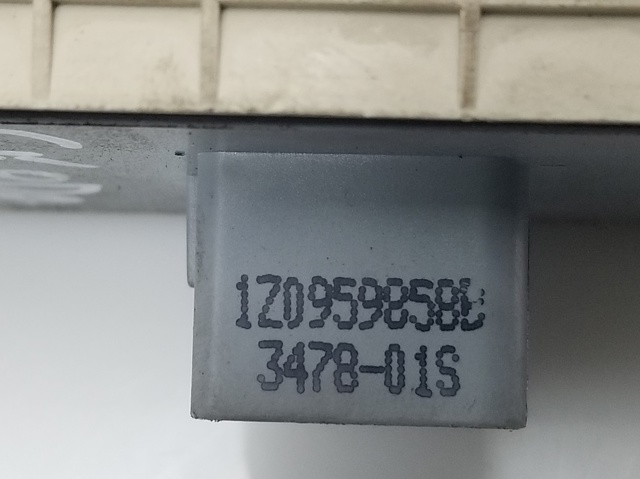 1Z0959858B Interruptor de elevalunas delantera izquierda comprar Almería