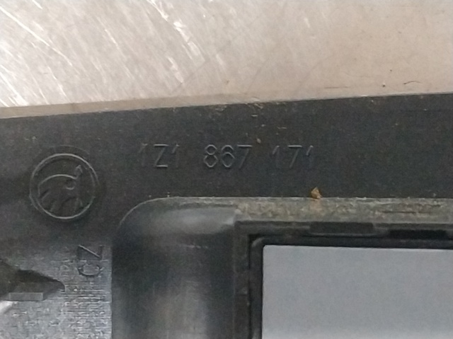 1Z0959858B Interruptor de elevalunas delantera izquierda  en stock Castellón