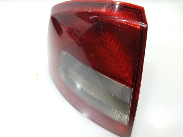 1Z5945095B Piloto trasero izquierdo  disponible Utrera