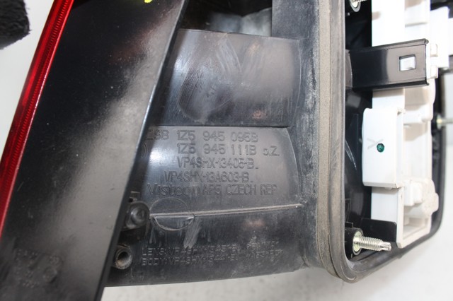 1Z5945095B Piloto trasero izquierdo  disponible Utrera