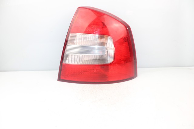 1Z5945096B Piloto trasero derecho  en stock Sabadell