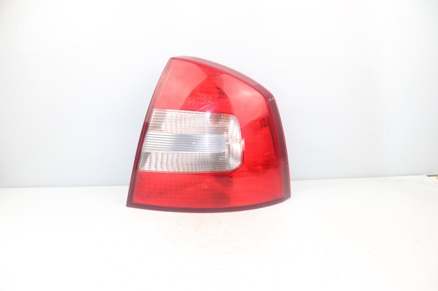 VAG 1Z5945096B Piloto trasero derecho  en stock Valencia