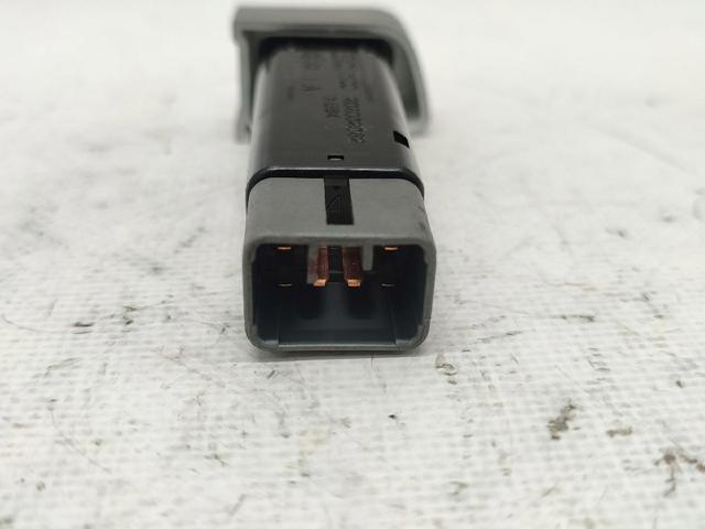 202002962 HYUNDAI Botón de encendido de calefacción del asiento  disponible Vigo