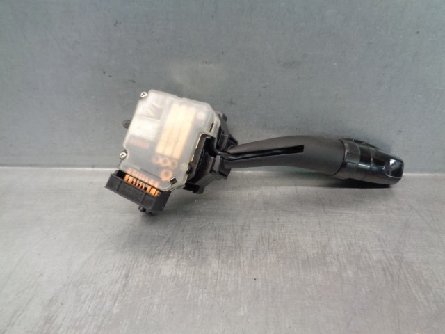202004729 HYUNDAI Interruptor de luces en el tablero  disponible Ourense