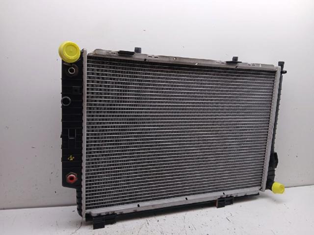 2025002203 MERCEDES Radiador  en stock Gandía