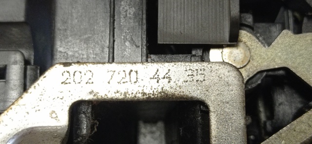 2027204435 Cerradura de puerta delantera derecha  disponible Málaga