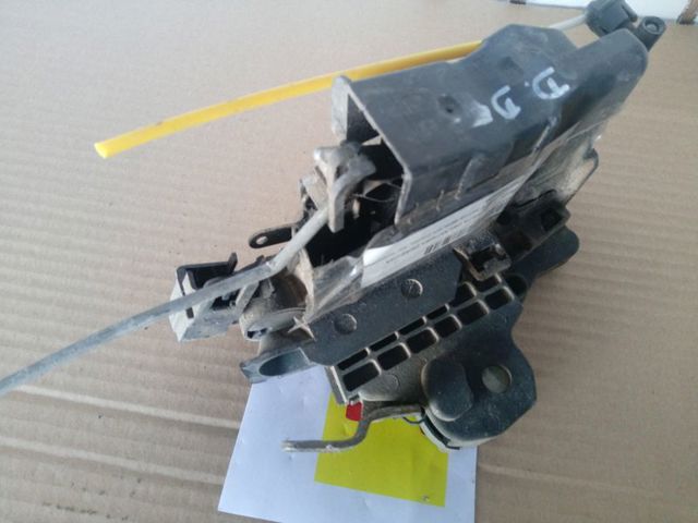 2027204435 MERCEDES Cerradura de puerta delantera derecha comprar Madrid