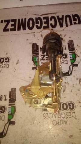 2027300535 MERCEDES Cerradura de puerta trasera izquierda  en stock Córdoba