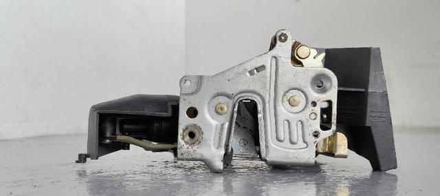 2027300535 MERCEDES Cerradura de puerta trasera izquierda comprar Bilbao