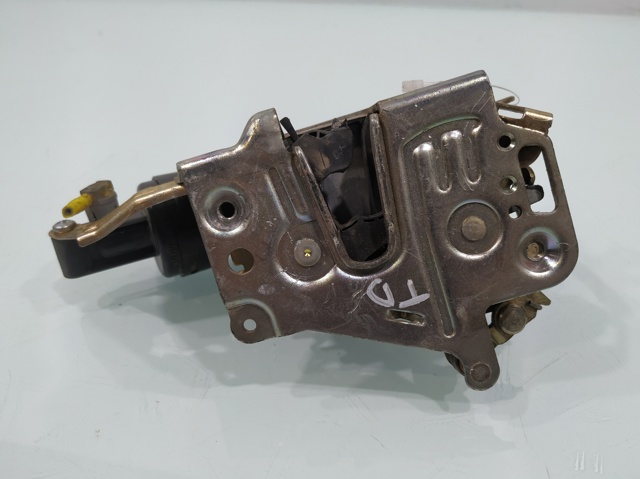 2027300635 MERCEDES Cerradura de la puerta trasera derecha  comprar en Oviedo