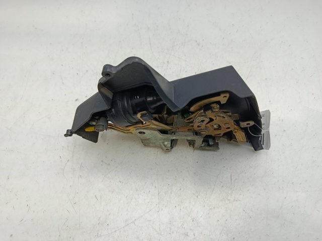 2027300635 MERCEDES Cerradura de la puerta trasera derecha  disponible Ourense