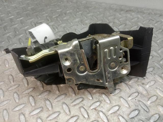 MERCEDES 2027300635 Cerradura de la puerta trasera derecha  en stock Terrassa