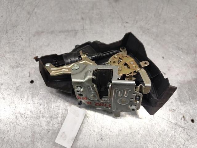 2027300635 Cerradura de la puerta trasera derecha  en stock Castellón