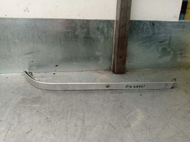 Listón del faro derecho 2028260677 Mercedes