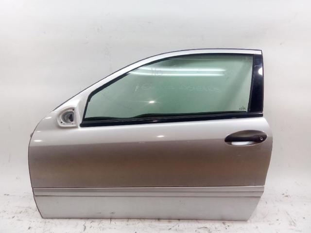 Puerta delantera izquierda 2037201505 Mercedes