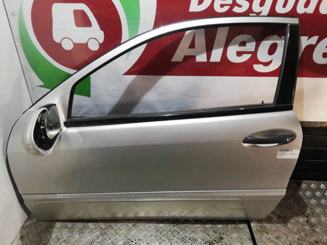 Puerta delantera izquierda para Mercedes C CL203