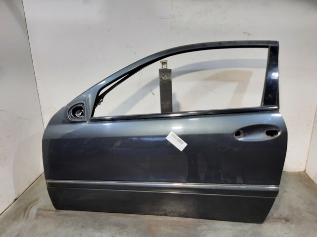 Puerta delantera izquierda 2037201505 Mercedes