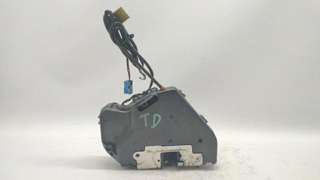 MERCEDES 2037300235 Cerradura de la puerta trasera derecha  disponible España