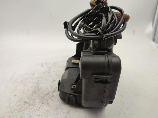 2037300235 MERCEDES Cerradura de la puerta trasera derecha  disponible Ourense