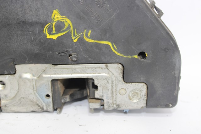 MERCEDES 2037300235 Cerradura de la puerta trasera derecha  en stock Terrassa