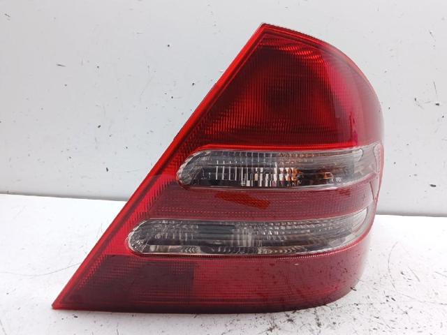 2038200264 MERCEDES Piloto trasero derecho  comprar en Oviedo