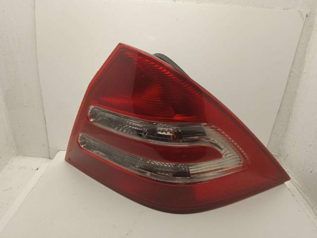 MERCEDES 2038200264 Piloto trasero derecho  en stock Valencia