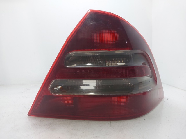 2038200264 MERCEDES Piloto trasero derecho comprar Alcalá