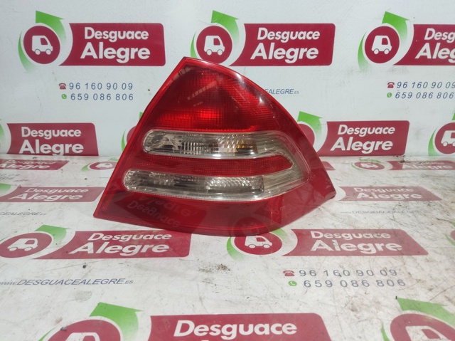 2038200264 Piloto trasero derecho  disponible Utrera