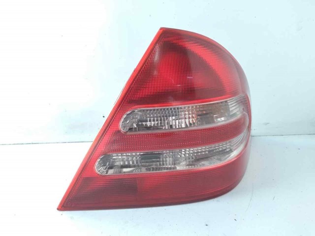 2038200264R Piloto trasero derecho  en stock Castellón