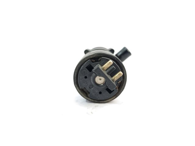 MERCEDES 2038350064 Bomba de agua eléctrica auxiliar  en stock Salamanca
