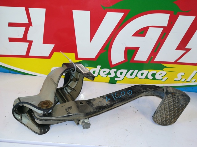 Pedal de freno 2042902001 MERCEDES