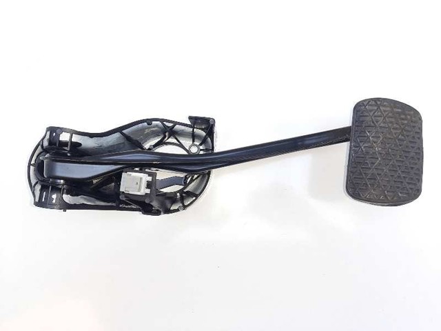 Pedal de freno 2042902001 MERCEDES