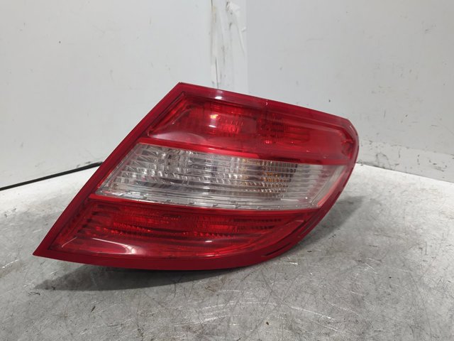 Piloto posterior derecho 2048200264 MERCEDES