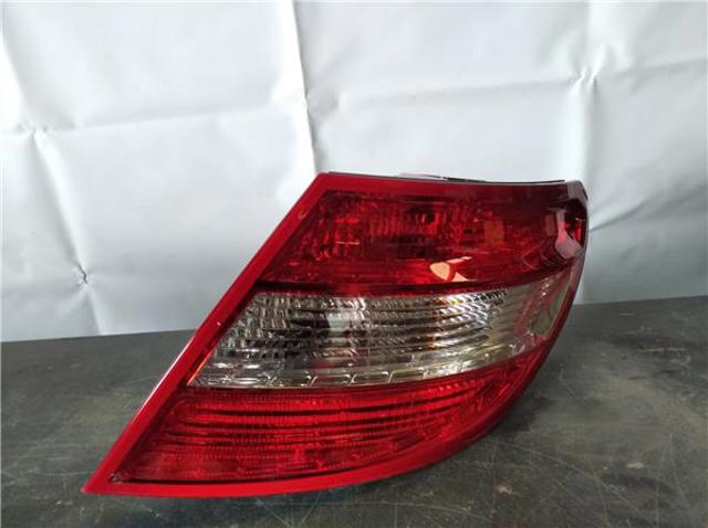 Piloto posterior derecho 2048200264 MERCEDES