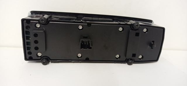 2049055402 Unidad de control de elevalunas delantera izquierda  disponible Málaga