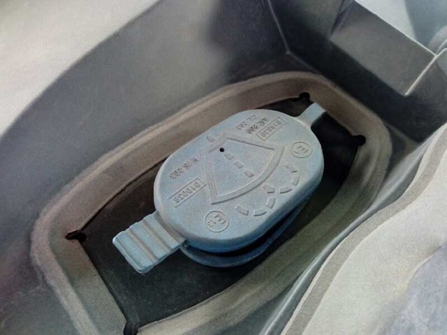 Depósito del agua de lavado, lavado de parabrisas 2058690020 Mercedes