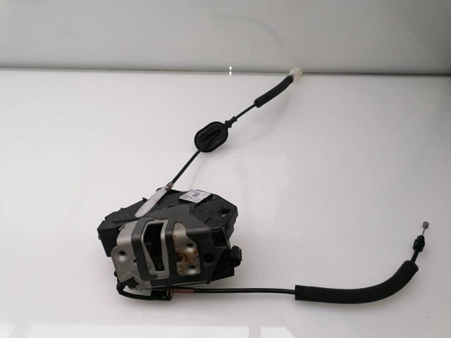 2066073 Cerradura de puerta delantera derecha  disponible Utrera
