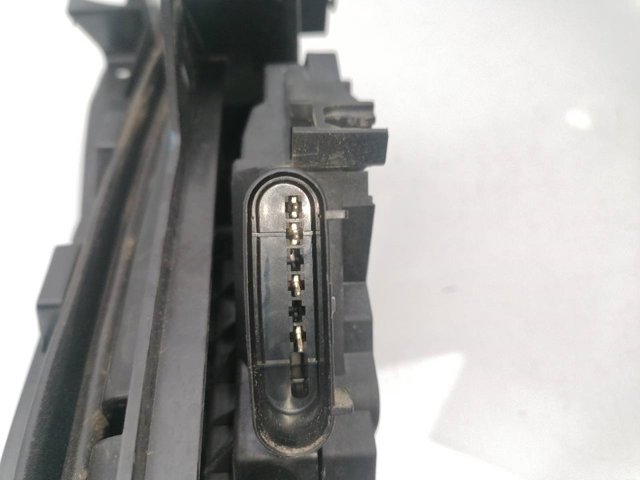 2066073 FORD Cerradura de puerta delantera derecha  disponible Alicante