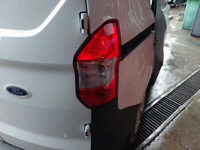 FORD 2069551 Piloto trasero derecho  en stock Terrassa