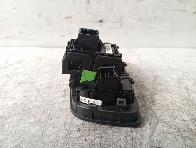 OPEL 20843230 Interruptor del freno de estacionamiento electromecánico  en stock Terrassa