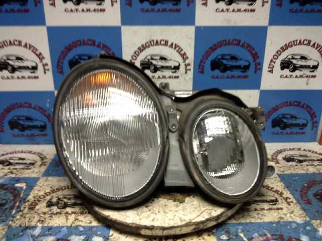 Faro derecho 2088200261 Mercedes