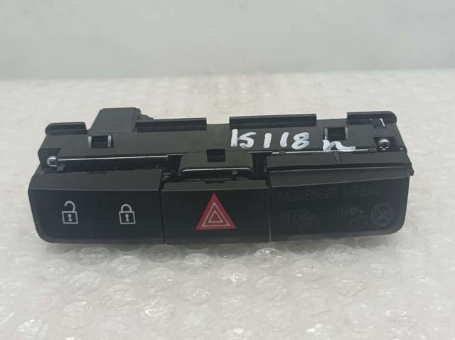 Interruptor warning Opel Zafira  (P12)