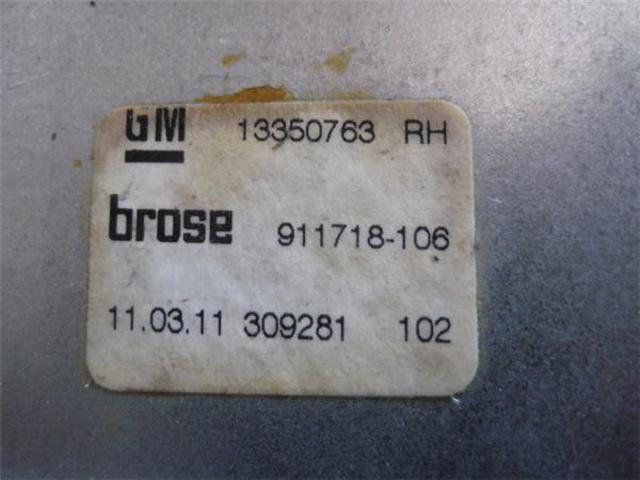 20951582 Motor del elevalunas de la puerta delantera derecha comprar Sevilla