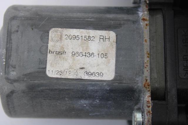 20951582 OPEL Motor del elevalunas de la puerta delantera derecha  disponible Vigo