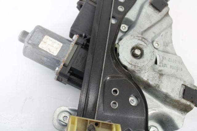 20951582 Motor del elevalunas de la puerta delantera derecha  disponible Málaga