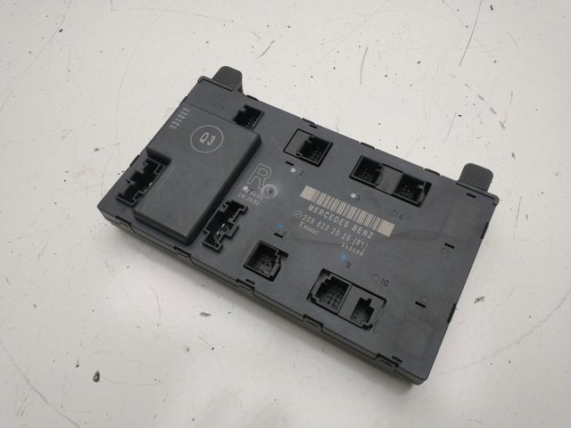 2098202026 MERCEDES Unidad de confort de la puerta delantera  en stock Córdoba
