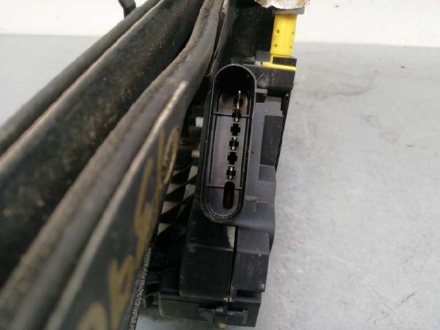 FORD 2099457 Cerradura de la puerta trasera derecha  disponible Valladolid